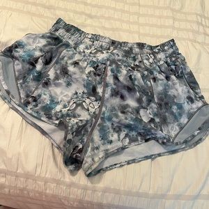 Super cute size 8 lululemon shorts!!